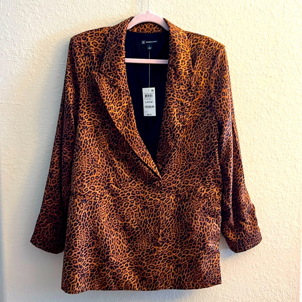 Women’s INC brand new leopard blazer. Never worn size Large